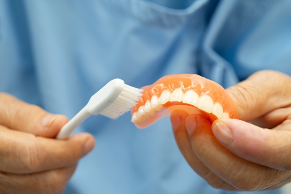 Important Facts About Adjusting To New Dentures